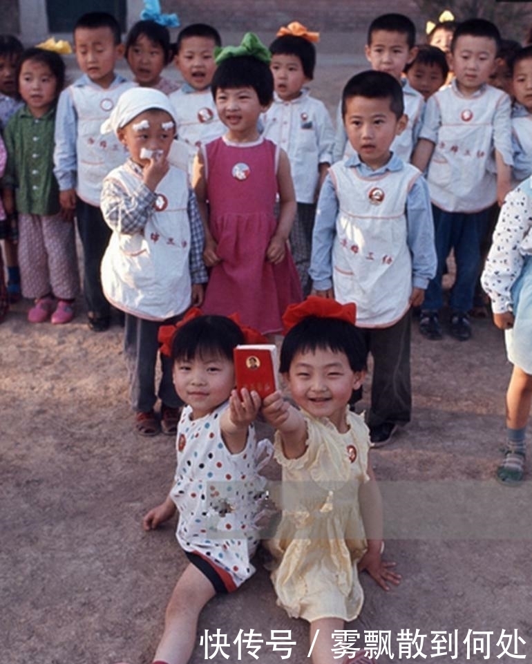  #老照片#70年代中国老照片： 那时满大街看不到肥胖的人, 最后一