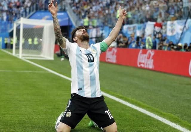 球王复苏!C罗这点永远比不上梅西,阿根廷这么