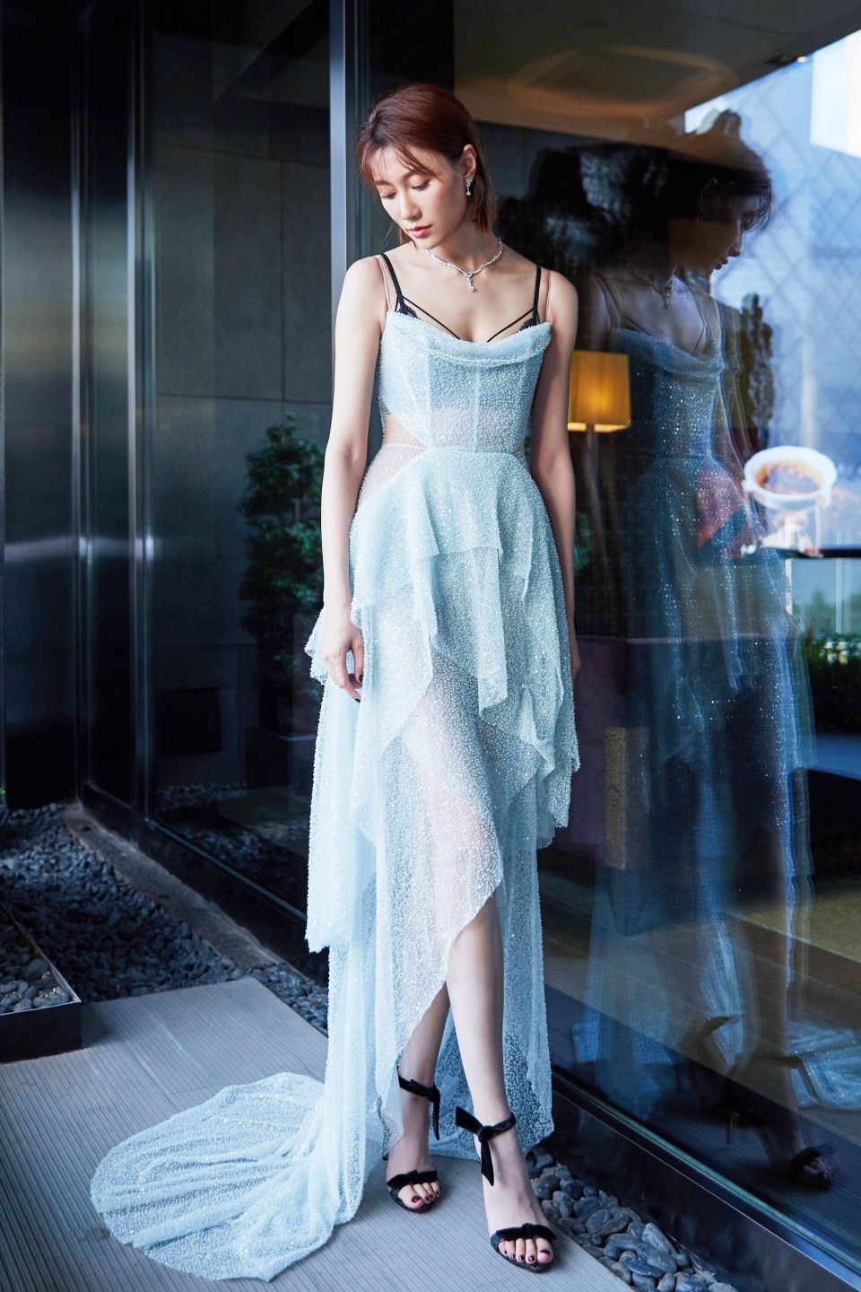 仙skr人!李斯羽亮相珠宝晚宴宛若海中公主