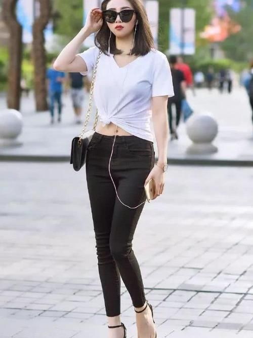  【气质】女性搭配高跟鞋，简约中带着时尚的味道