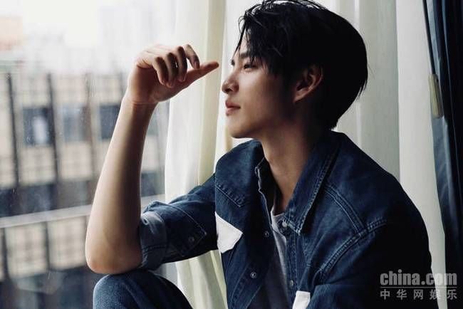 曹佑宁化身牛仔型男 “滤镜系”男友撩力满格