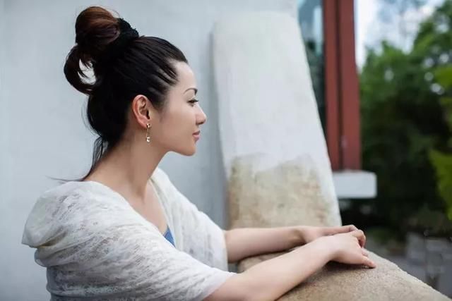 为什么你的翡翠饰品戴在身上就不如她好看?!