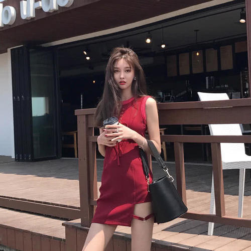 女神的开叉连衣裙，显瘦显高还撩人，教你做女神！