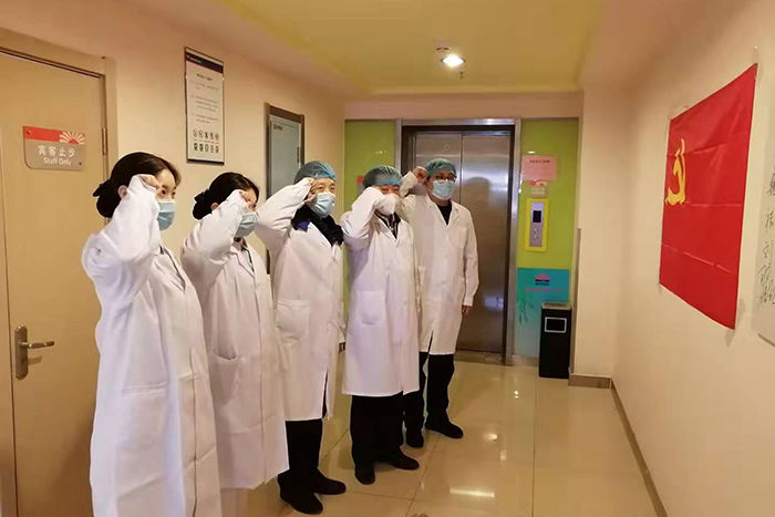  『打造』党建引领筑“堡垒” 天桥打造抗“疫”卫健铁军