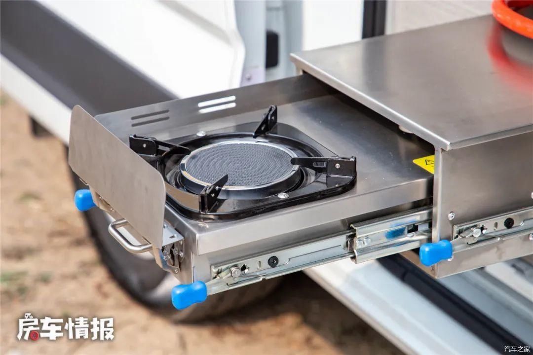  『汽车』开房车旅行担心没电？这款V90房车能用汽车充电桩，电器随便用