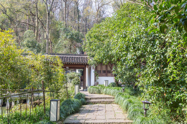 西湖最冷门的旅游路线，人少景美，一般人都不知道