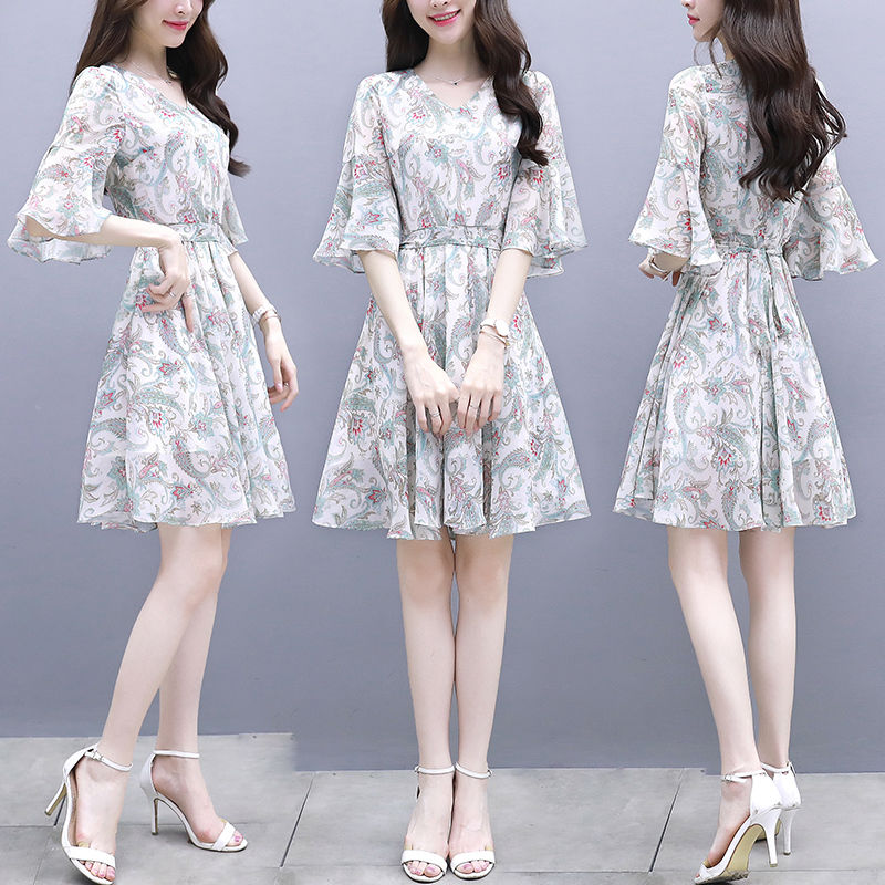 奔四奔五特显老?11款洋气新款美裙，修身显瘦又减龄，美炸了