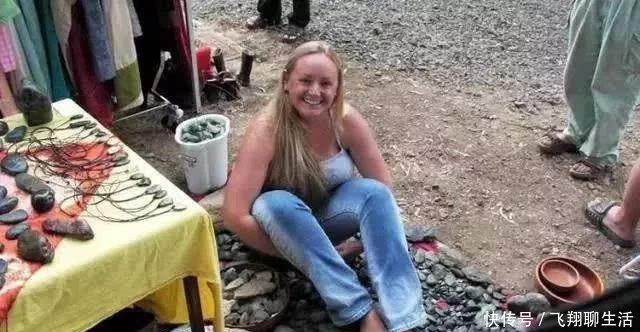  「玉石」谁说老外不玩奇石, 看看国外的石头市场是啥样!