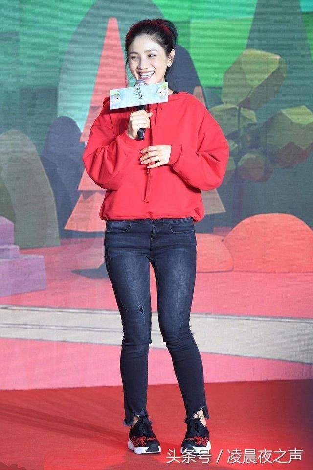 胡可素颜出镜，脸部松垮皱纹明显！网友：42岁普通人就是这模样