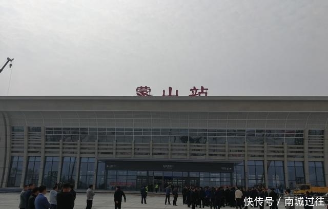  内部：鲁南高铁“复兴号”动车内部实拍流出，大量高清图首次曝