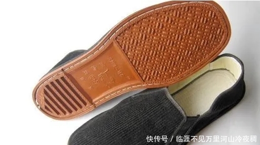 『北京』530块钱一双的片懒儿, 在北京一宿卖了20万双!您过去穿的多少钱?