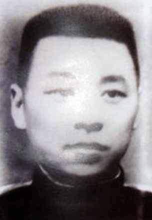 四川唯一傻儿师长, 击毙日军中将, 左拥右抱4