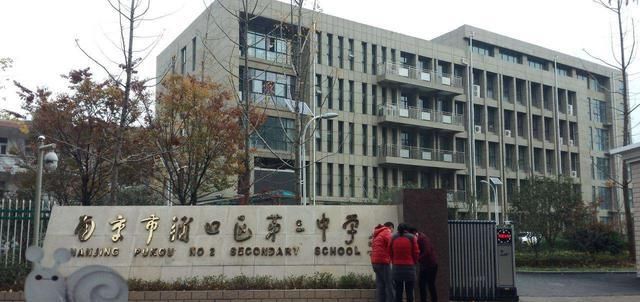 物业暂时没法取消，业主苦于物业久矣，不妨看看业主自筹物业小区