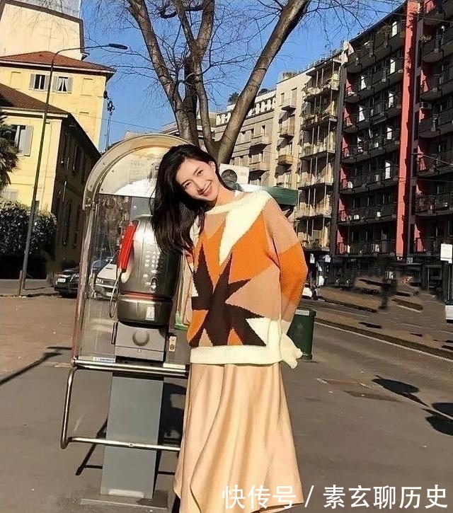  『显瘦』早春不要乱穿，2020年流行：针织衫+初恋裙，减龄显瘦，太美了