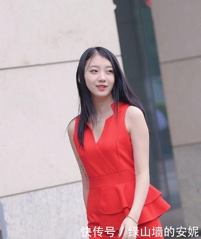 #舒适#想要兼顾优雅与舒适,选择时尚长裙准没错