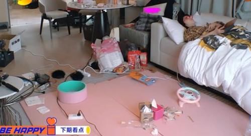  单身：张佳宁张碧晨退出《我家那闺女2》，新任闺女情史惨，前男友太渣