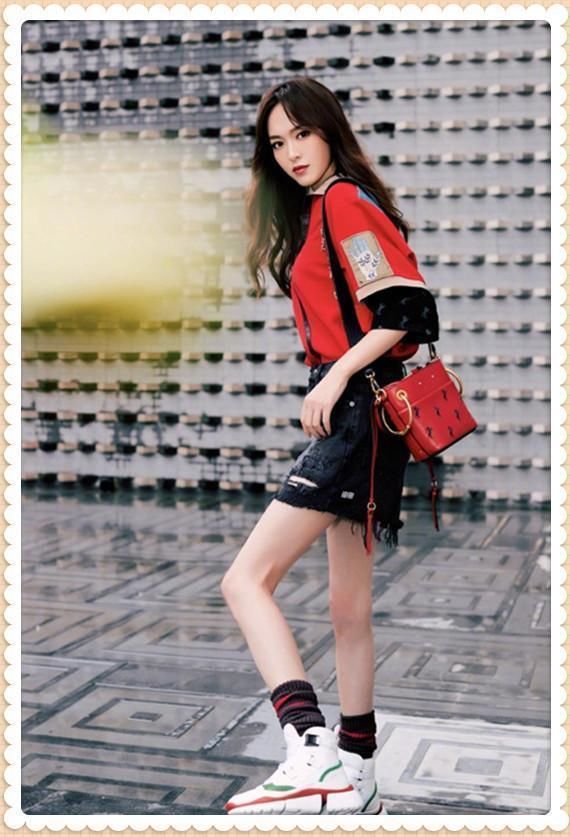 86斤唐嫣和106斤陈乔恩同穿牛仔裙，网友:苗条输给了微胖