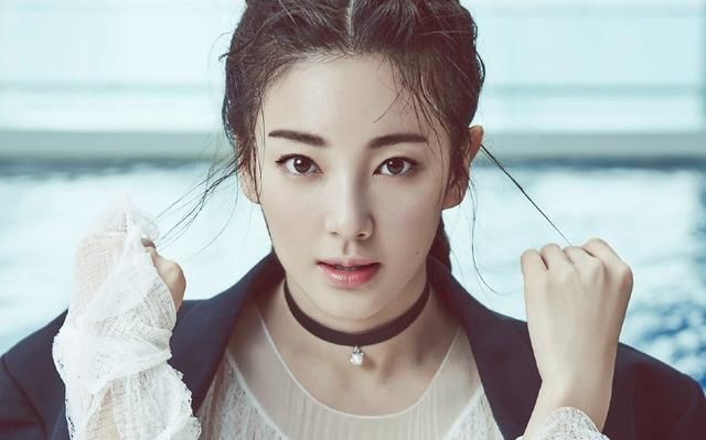 耿直妞炫富却圈粉无数，回应“毯霸”让人无法反驳，真性情招人爱