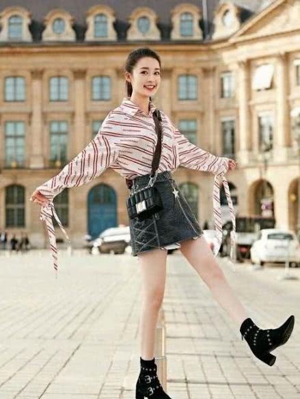 李沁真聪明，当女星穿裙子在红毯争艳时，她穿裤子惊艳全场
