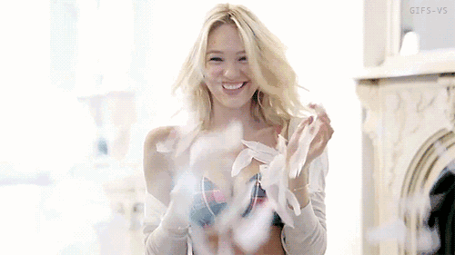 内衣选对了，一秒A变C!一字肩、露肩装随便穿，美到哭!