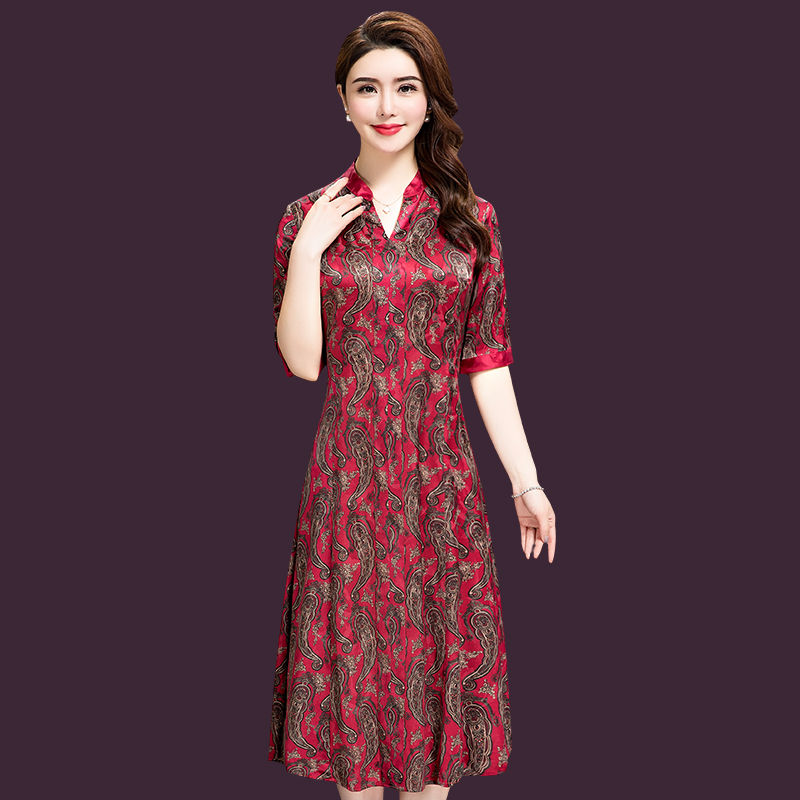 姐姐结婚，妈妈竟然一袭旗袍出场，惊艳了全场~