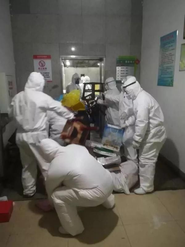  【东湖风景区】力争床等人!武汉将再建10座方舱医院 新增万余床