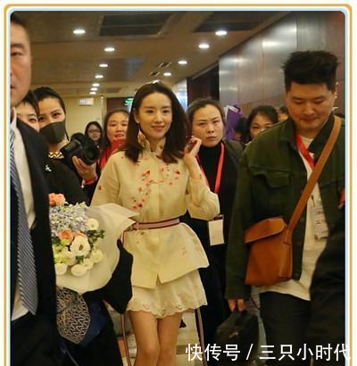 看了董洁蕾丝短裤，再看看梅婷，网友优雅与妩媚的差距一目了然