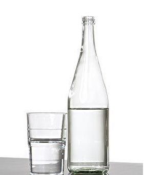 美容院嫂子偷偷告诉我，睡前抹“它”一觉醒来皮肤白净，无斑无点