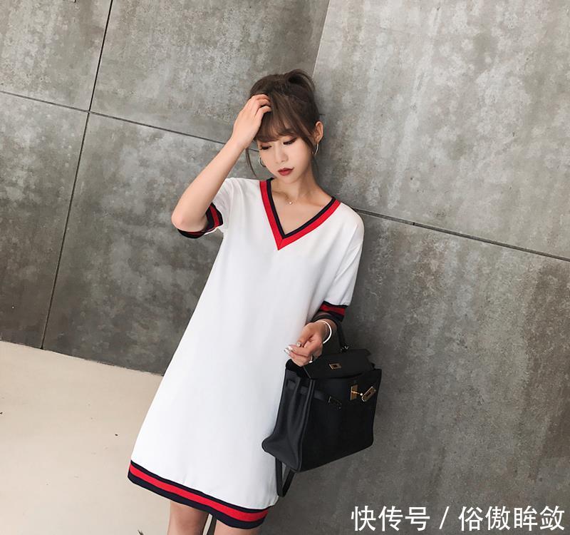 设计:简约显高级感的港风连衣裙,这样穿百搭又有气质!