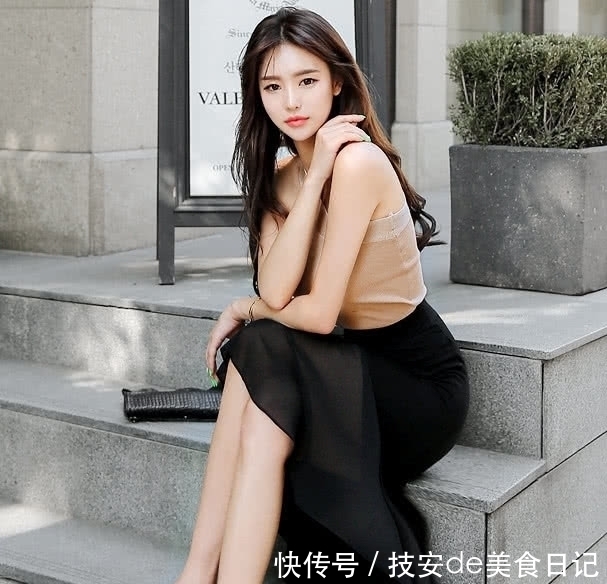 【 适合】独特领口设计,散发出韩范气息!,现在流行小姐姐卡其色的小背心