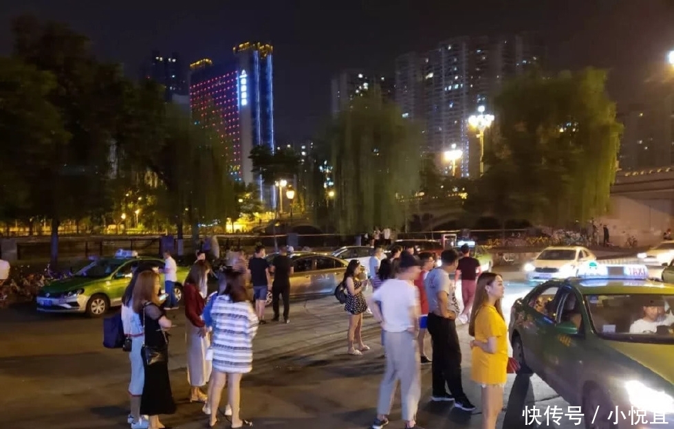 滴滴消失的第一夜：出租车漫天要价，强行拼车拒载，黑车暴增