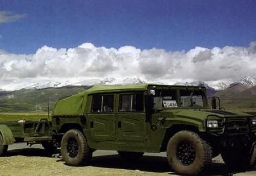 一千多辆中国东风猛士越野车集体亮相, 场面堪