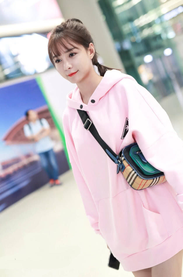 沈梦辰不服鞠婧祎，硬是全身都要模仿一遍，一对比全是伤害！