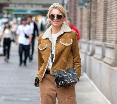  『追求』想要追求复古风，又想来点不一样的，看看父母衣柜里的灯芯绒