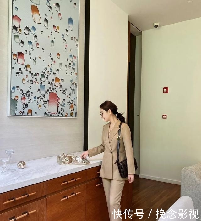 『工作』通勤、约会、聚会怎么穿?职场 Girl 的日常穿搭在这里