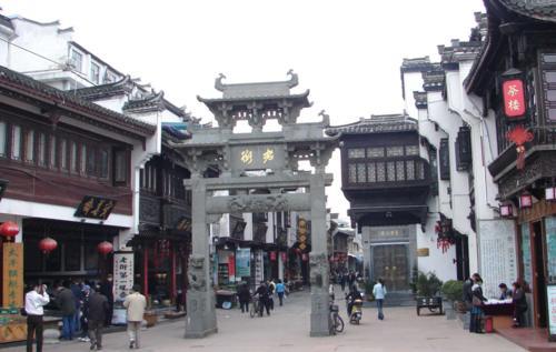 黄山市除了有黄山,还藏着两条有韵味的老街,绝对值得一去