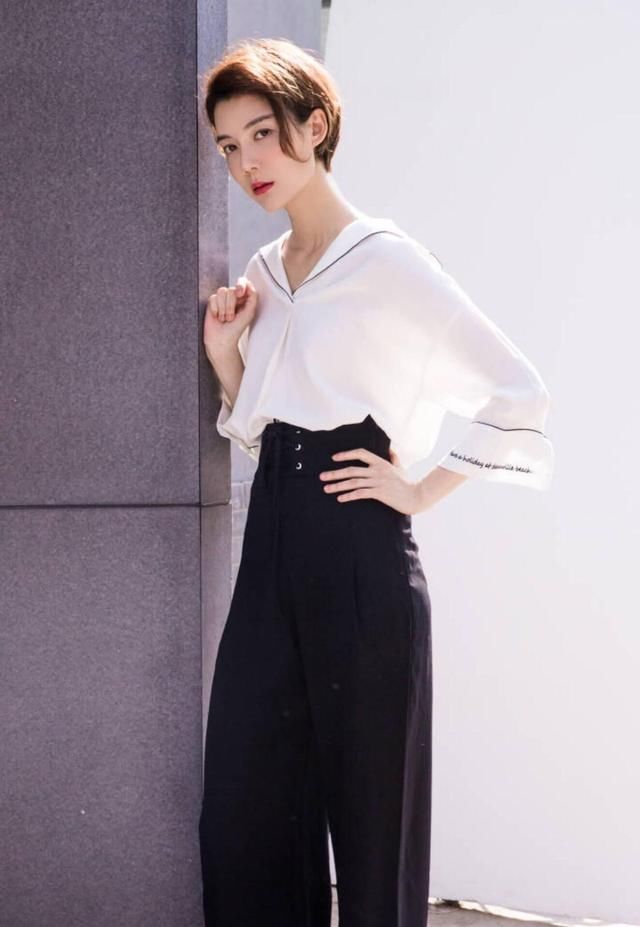 最美的穿搭来一波，服的就是你车晓，一点星架子都没有，够接地气