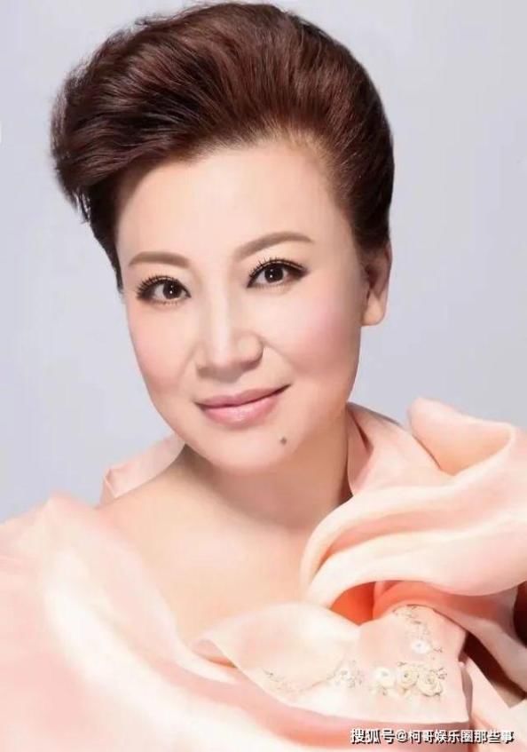  『迟来』迟来的爱55岁小香玉与王为念离婚后，收获幸福姐弟婚姻