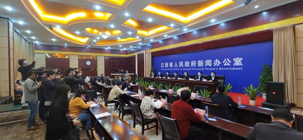  针对性■江西省疫情防控阻击战中有针对性地开展精神文明教育 180余万志愿者参与一线防控 捐款捐物2亿多元