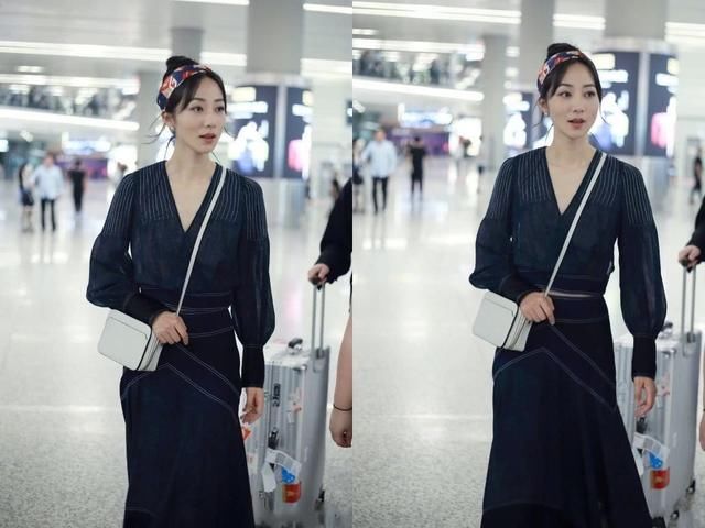 35岁韩雪真会搭，半身裙微露小细腰，网友：好身材藏不住！