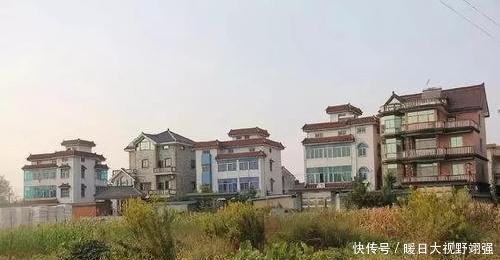  农村自建房@农村自建房能领取大红本了，不动产权证有什么用你知