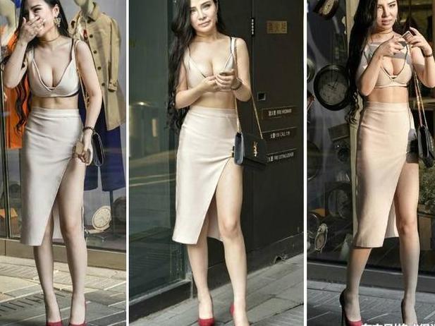 个性黑妹，两件内衣叠加穿就不再穿外套了，网友：追求性感啊！