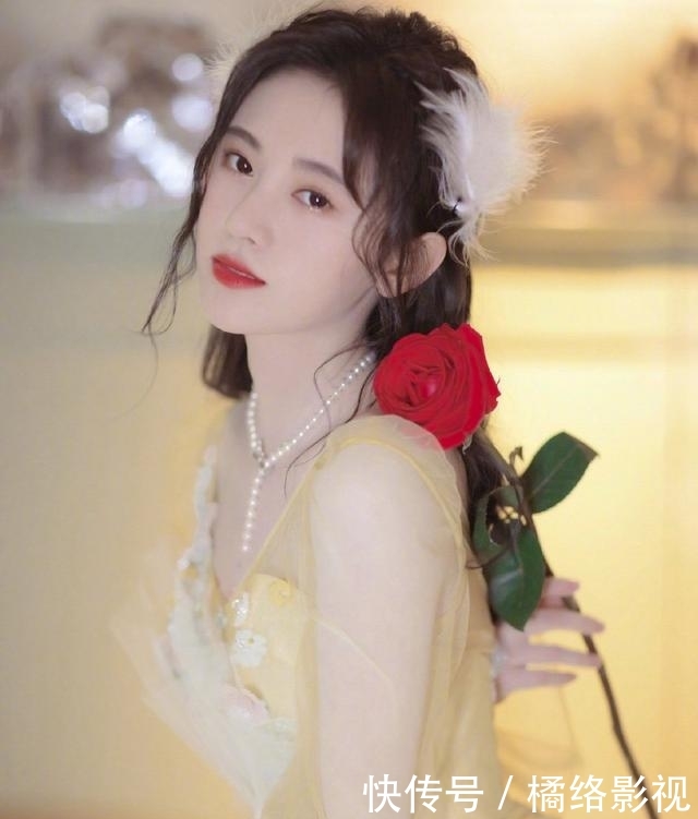  『深黄色』那个穿黄裙子的“妹妹”，你长得可真好看！