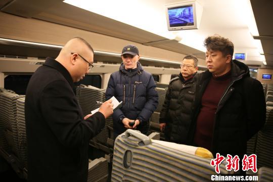 高铁线上特殊的一列车:只有两站地，365天零旅客