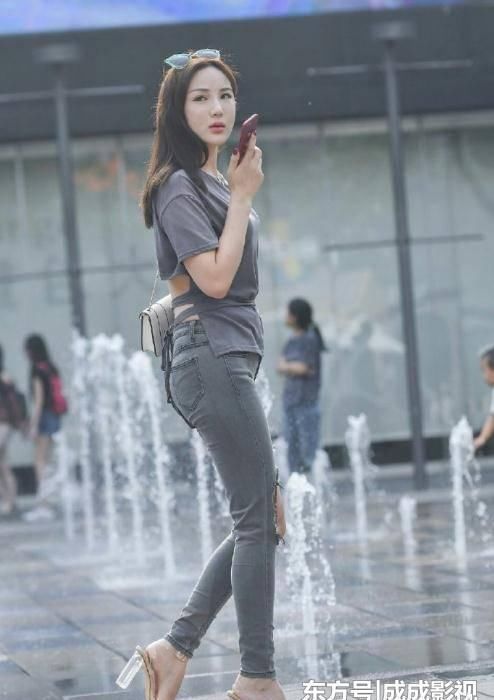 『呈现』青春年少动感的牛仔裤美女,呈现女士年青气场