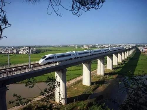  惹争议@湖北这条新高铁惹争议，到底该不该过益阳、娄底？你觉得