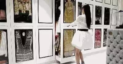 你知道世界上拥有最多爱马仕包包的女人是谁吗?!