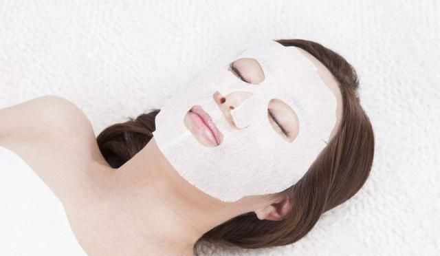 尽量别在这3个时间段敷面膜，比熬夜还伤皮肤，特别是第一个！