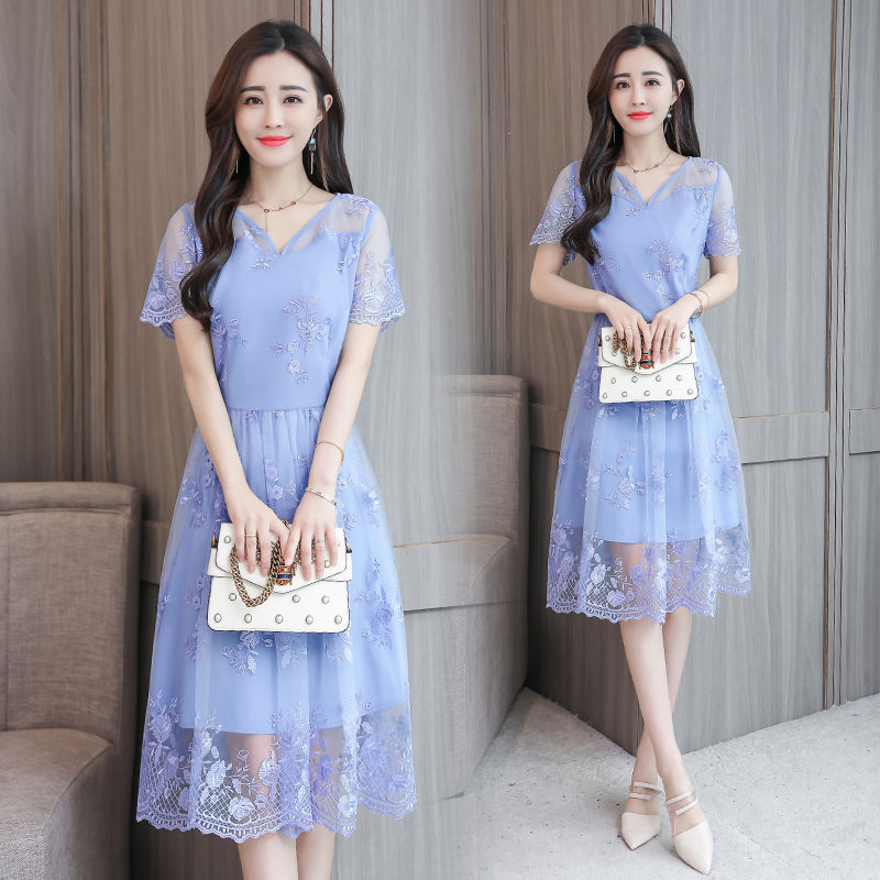 7月新出一种“湖水蓝”美裙，最适合28-45岁女人穿，美翻了