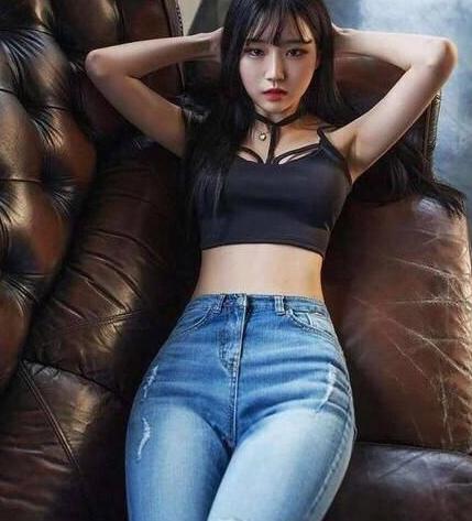 原来牛仔裤应该这样穿, 这么多年是不是都穿错了呢